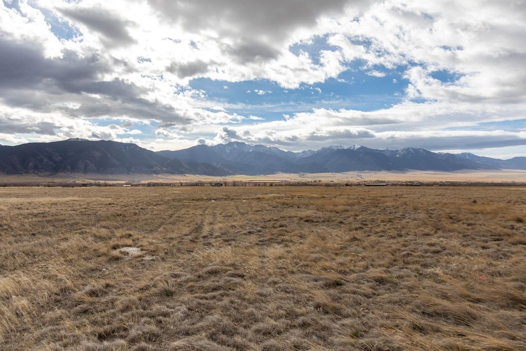 Photo of 1406 Jack Rabbit Lane, Whitehall, MT 59759 (MLS # 30067729)