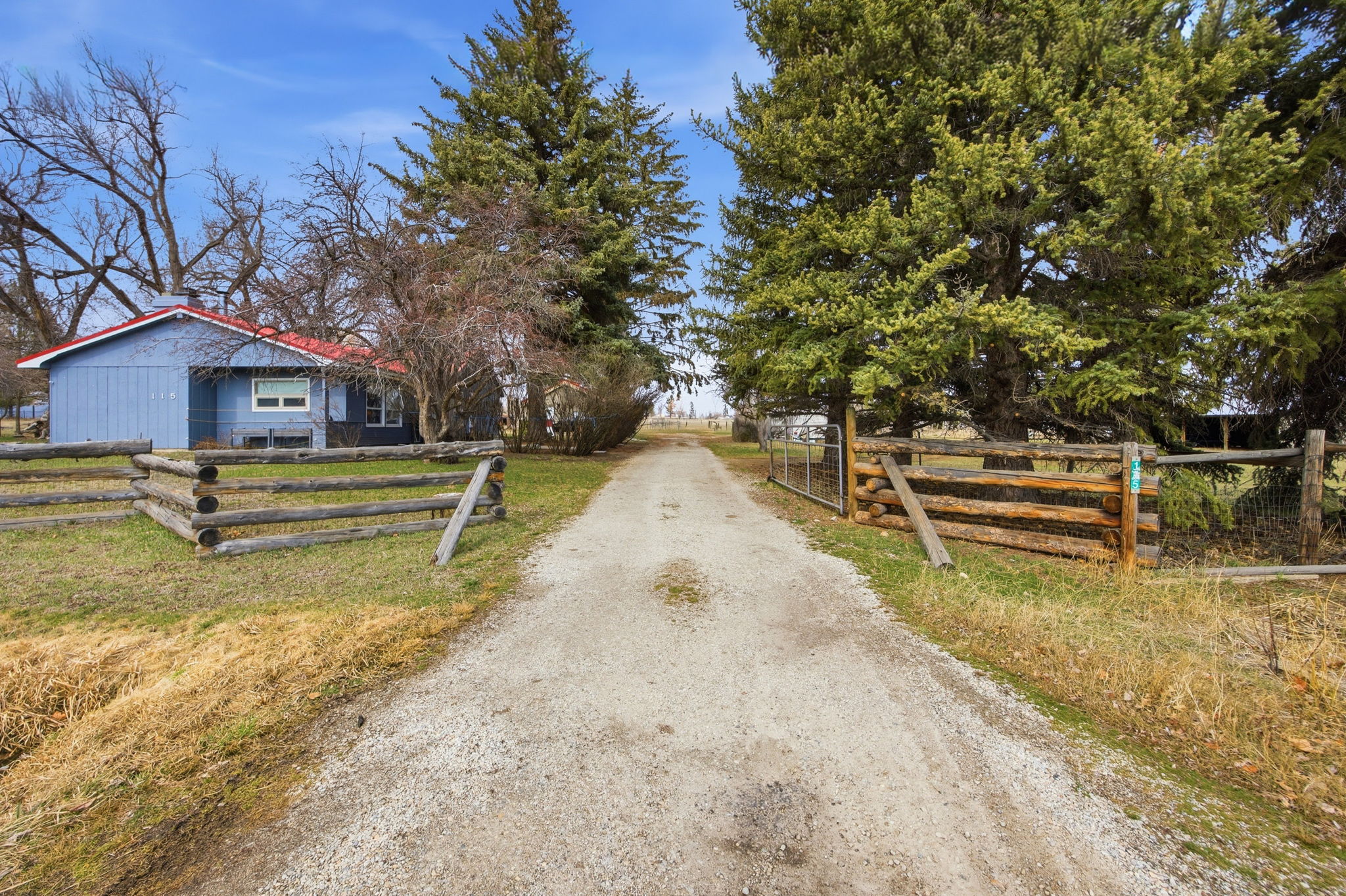 View of dirt / gravel road