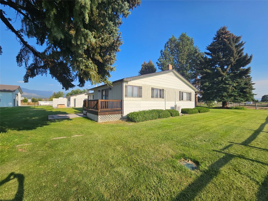 Photo of 472 Magpie Lane, Corvallis, MT 59828 (MLS # 30056012)