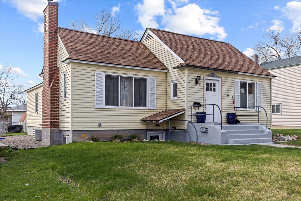 Photo of 911 N Ewing Street, Helena, MT 59601 (MLS # 30069320)