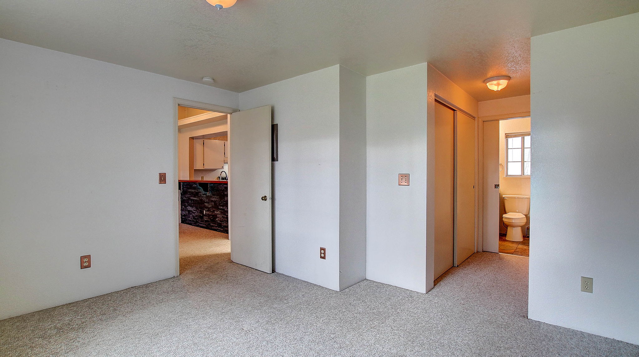 Missoula, Montana 59808, United States, 1 Bedroom Bedrooms, ,1 BathroomBathrooms,Residential,Active,246455