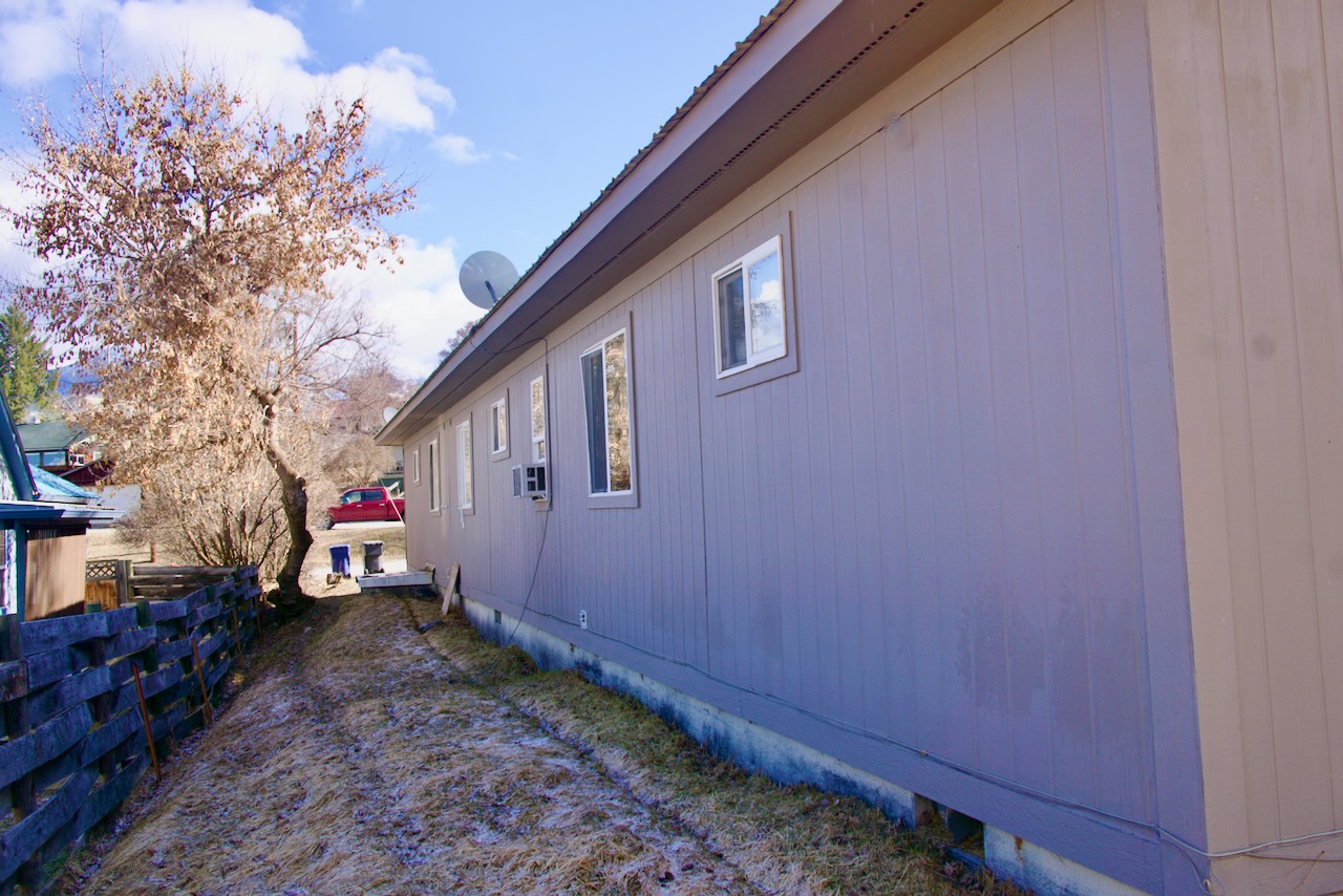 111 3rd Avenue E