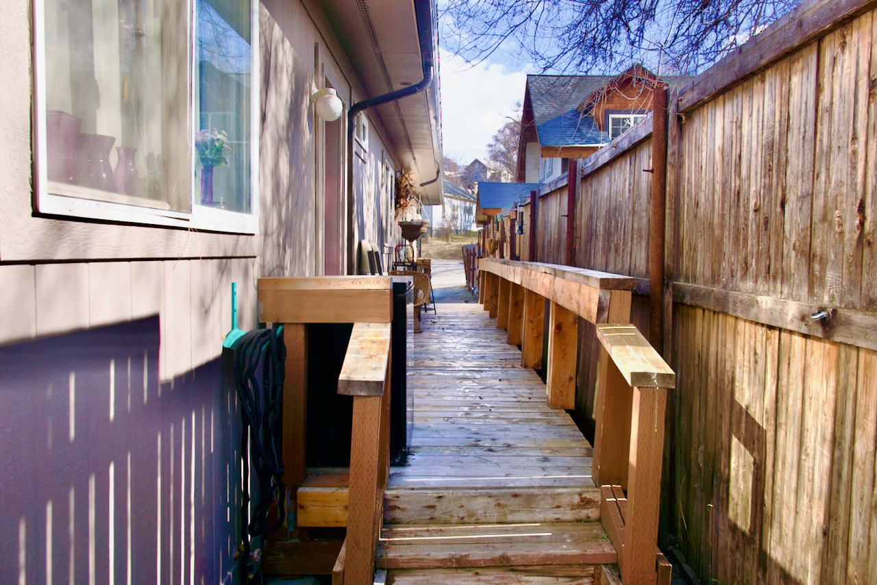 111 3rd Avenue E