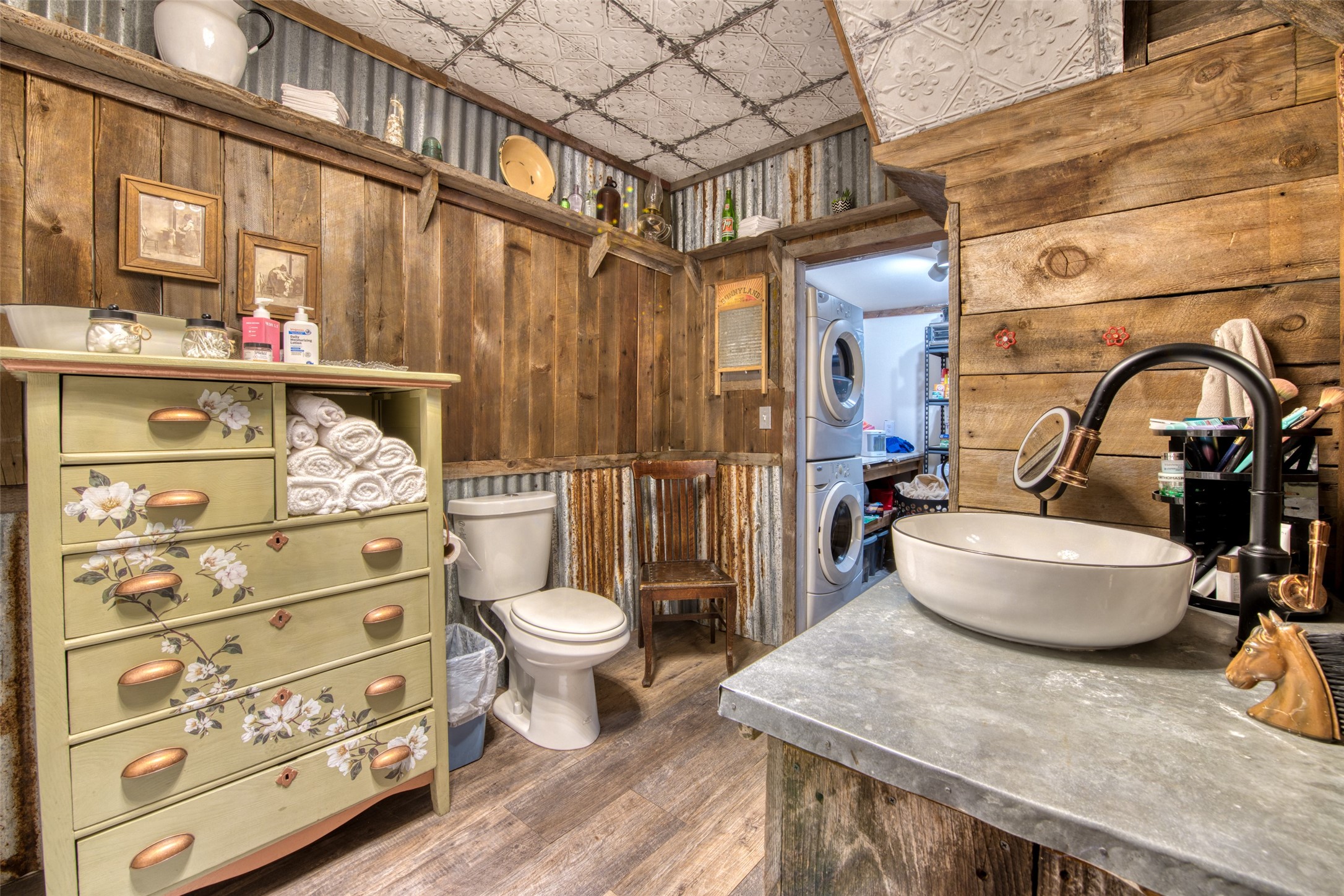 Darby, Montana 59829, United States, 1 Bedroom Bedrooms, ,1 BathroomBathrooms,Residential,Pending,57609