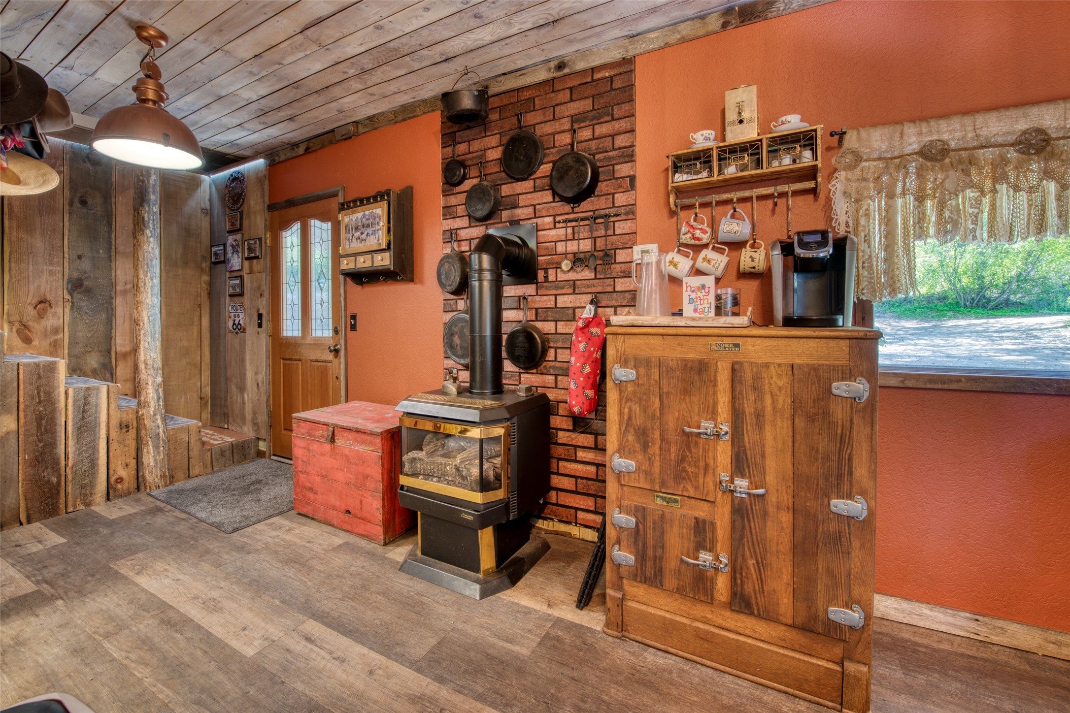 Darby, Montana 59829, United States, 1 Bedroom Bedrooms, ,1 BathroomBathrooms,Residential,Pending,57609