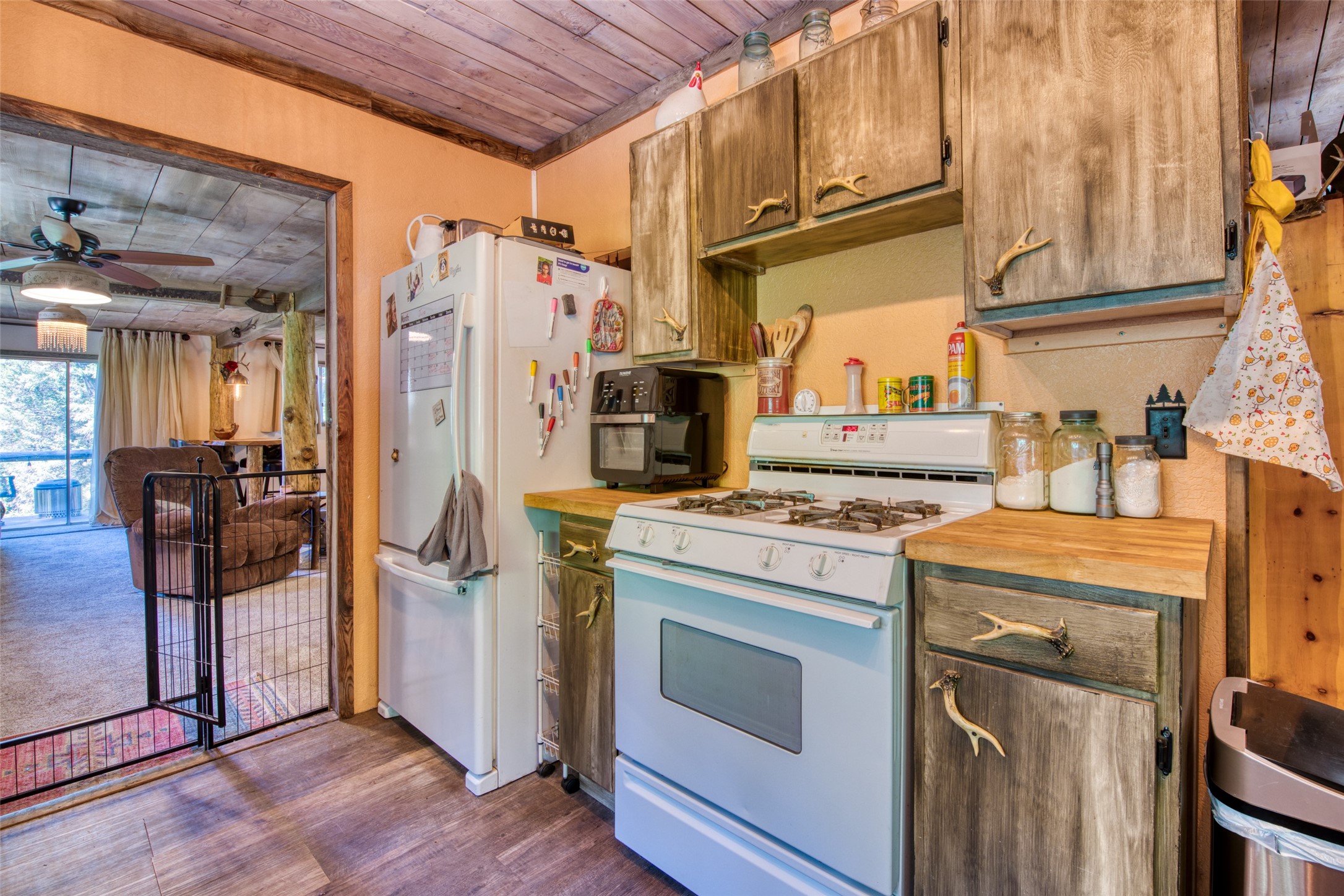 Darby, Montana 59829, United States, 1 Bedroom Bedrooms, ,1 BathroomBathrooms,Residential,Pending,57609