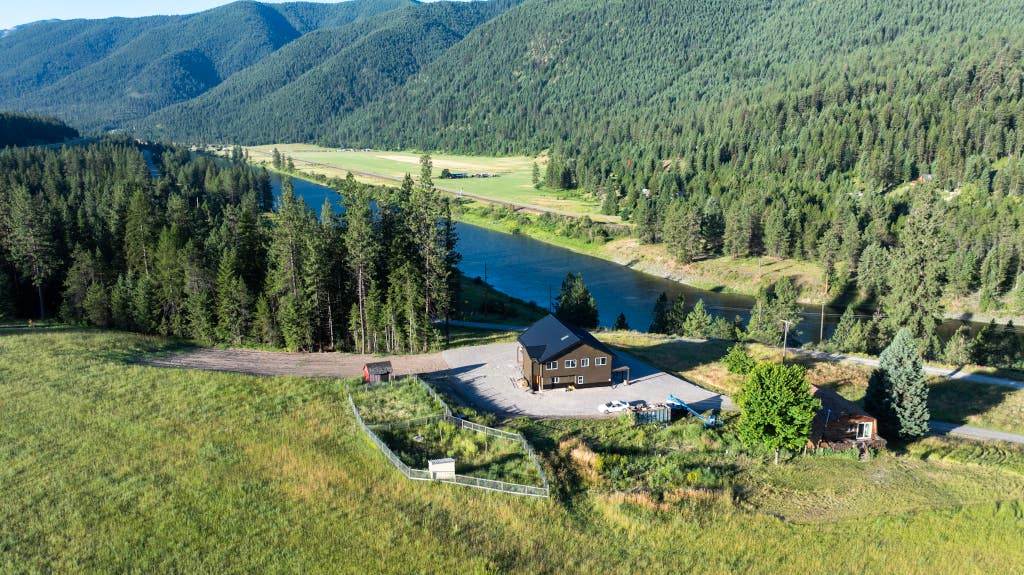 Photo of 500, 504 &amp; 507 Sloway Frontage Road W, St Regis, MT 59866 (MLS # 30076379)