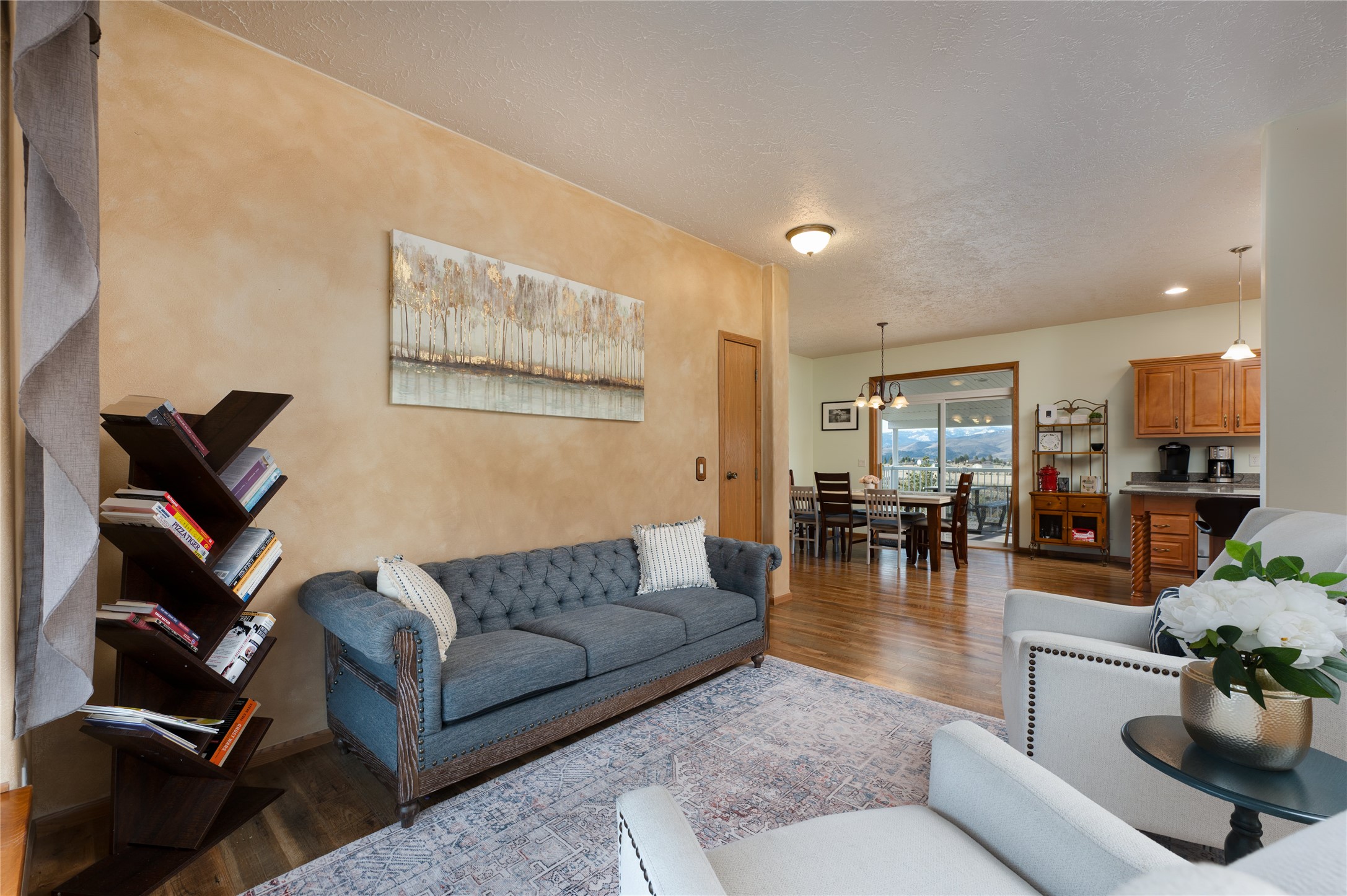 3523 Woodridge Trail