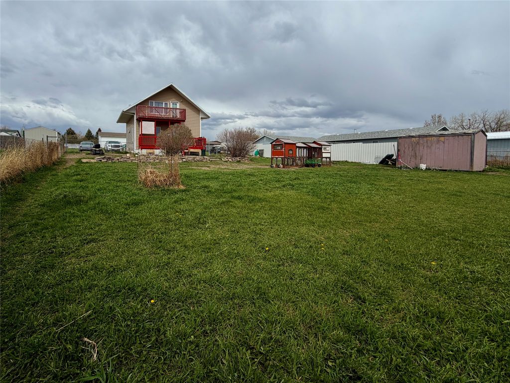 Photo of 1812 29th Avenue S, Great Falls, MT 59405 (MLS # 30069485)