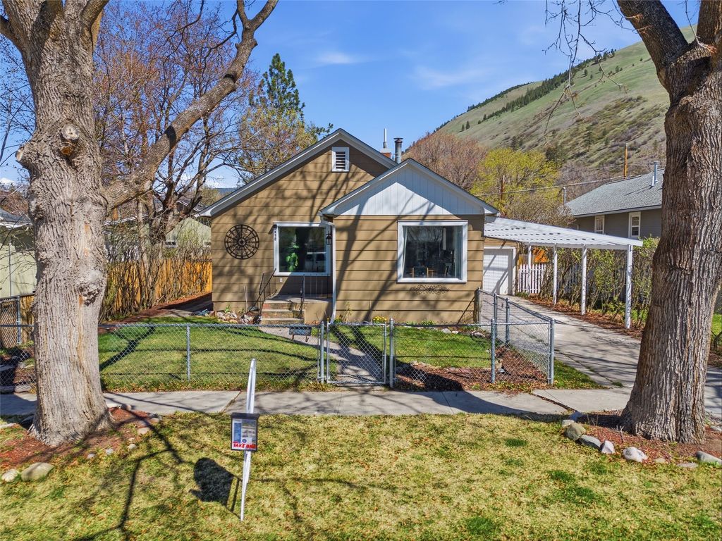 Photo of 930 Cherry Street, Missoula, MT 59802 (MLS # 30068051)