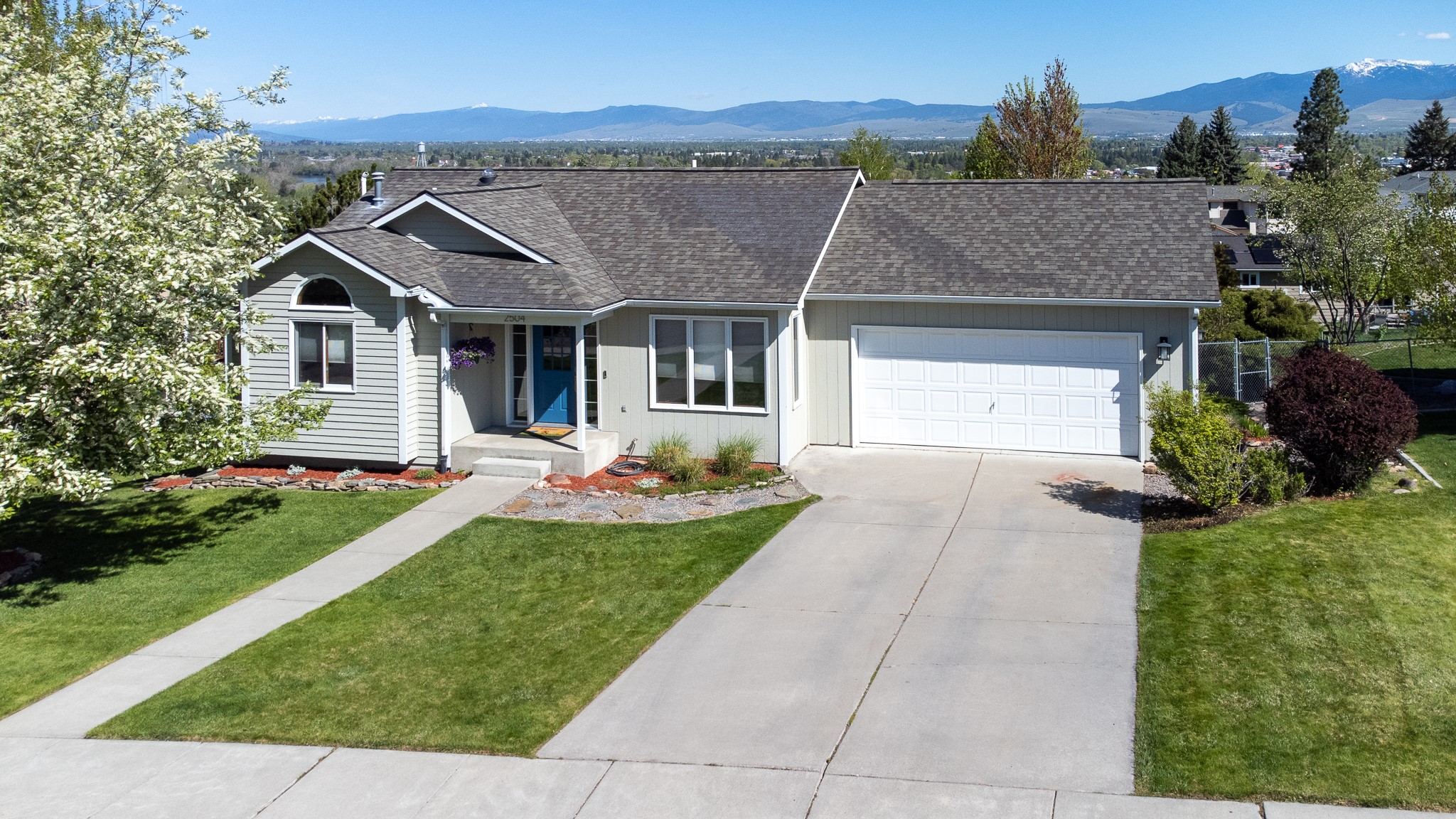 2504 Blackthorn Drive