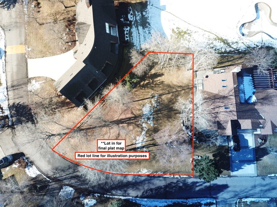 307 & 309 Fairway Drive