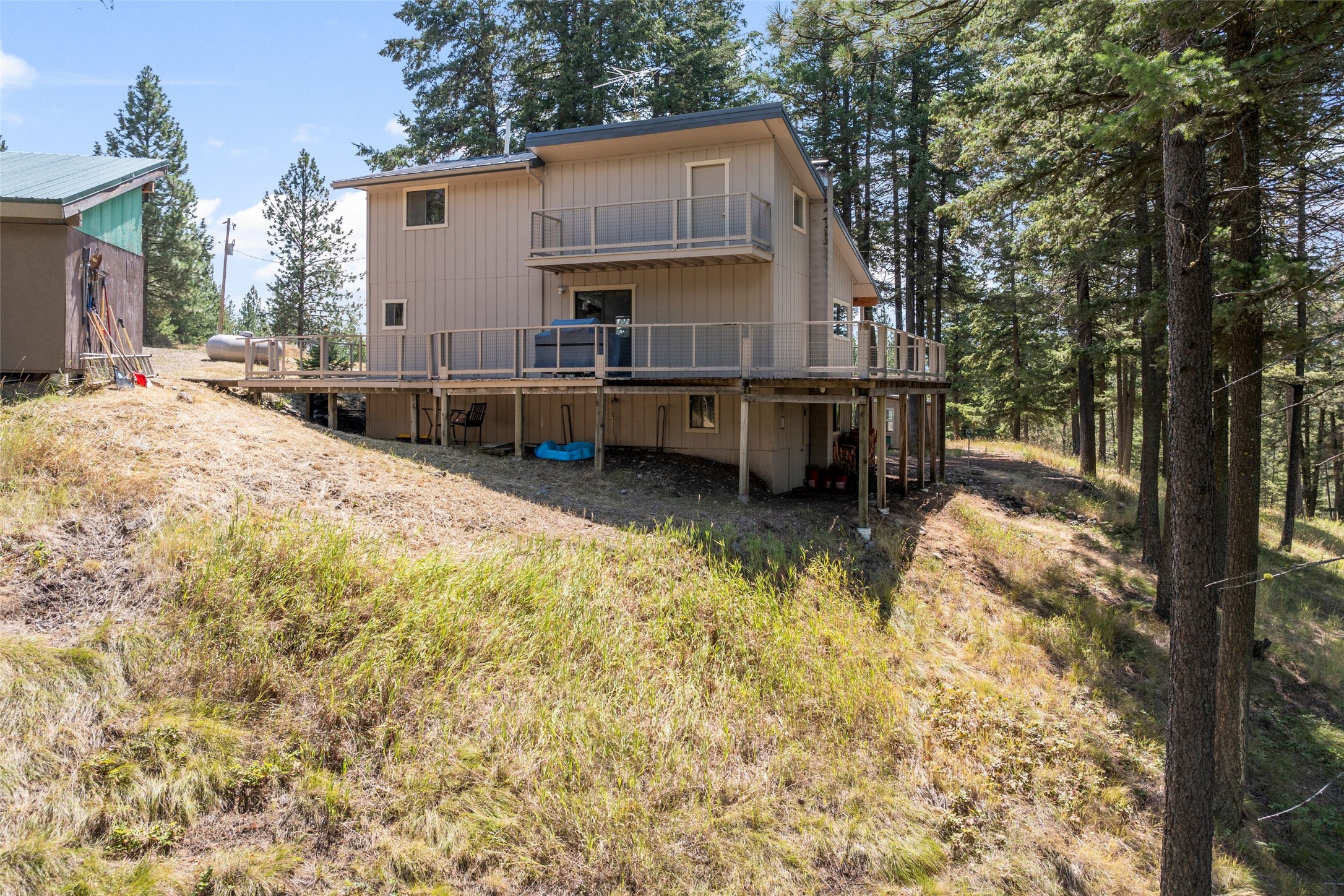 19555 Twin Lakes Road