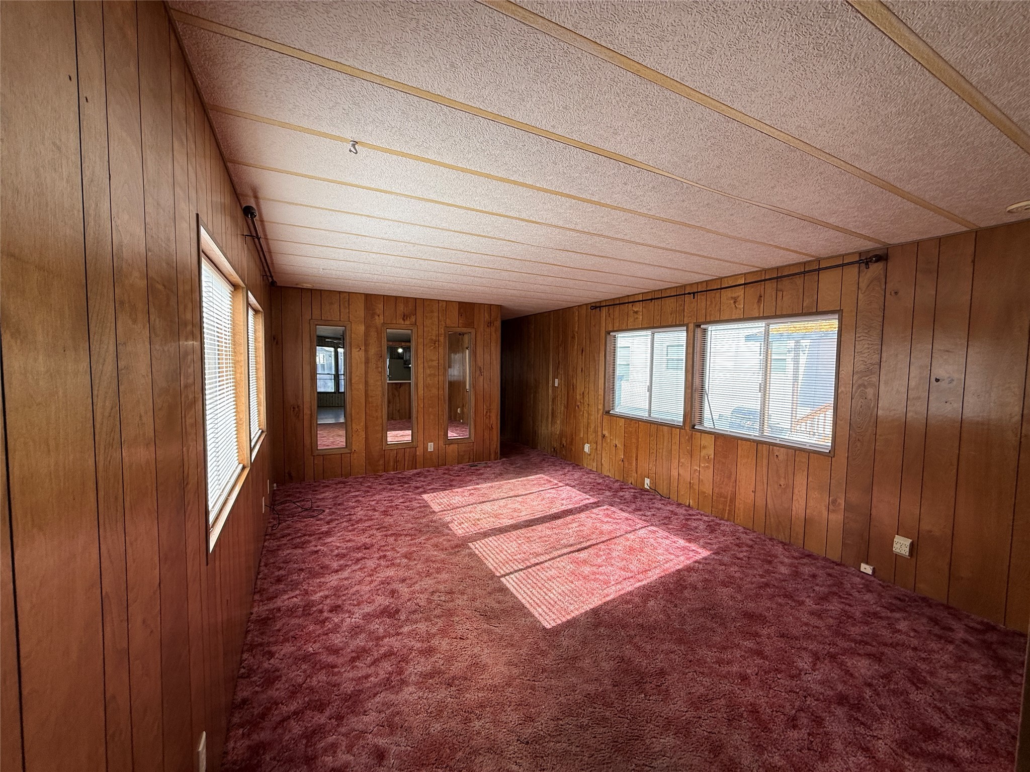 4022 South Avenue W 71