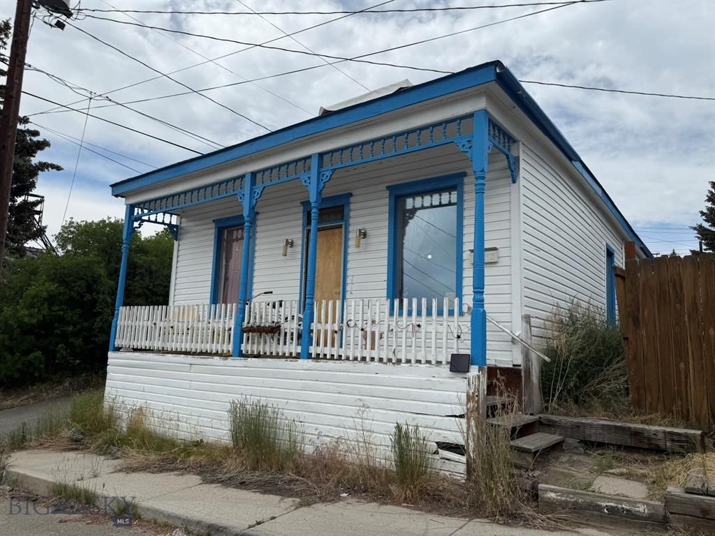 Photo of 605 Caledonia Street, Butte, MT 59701 (MLS # 30070222)