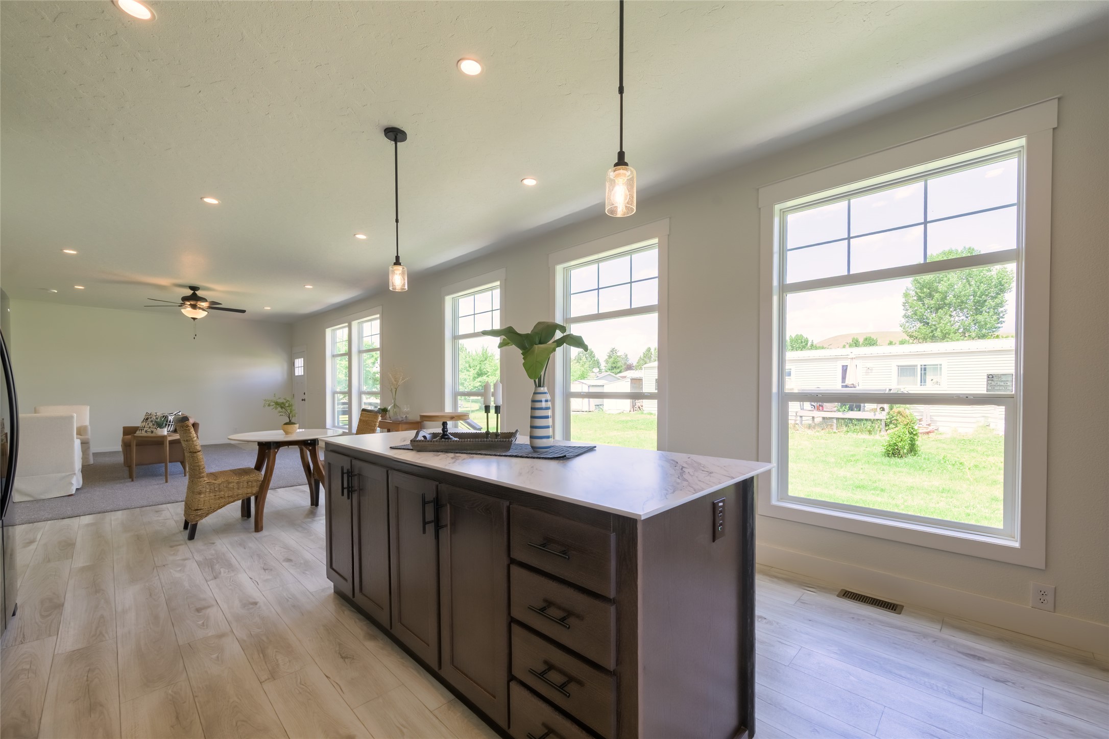 Missoula, Montana 59808, United States, 3 Bedrooms Bedrooms, ,2 BathroomsBathrooms,Residential,Active,160799