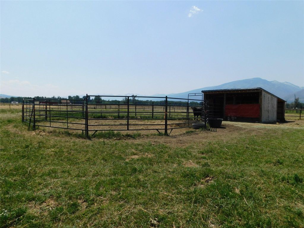 Photo of 318 Black Pearl Lane, Hamilton, MT 59840 (MLS # 30069151)