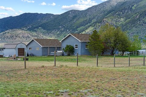 Tiny photo for 5941 Porter Avenue, Butte, MT 59701 (MLS # 30071967)