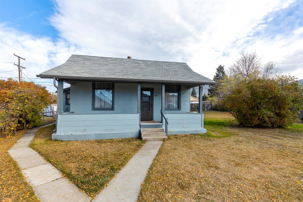 Photo of 2307 Locust Street, Butte, MT 59701 (MLS # 30079500)
