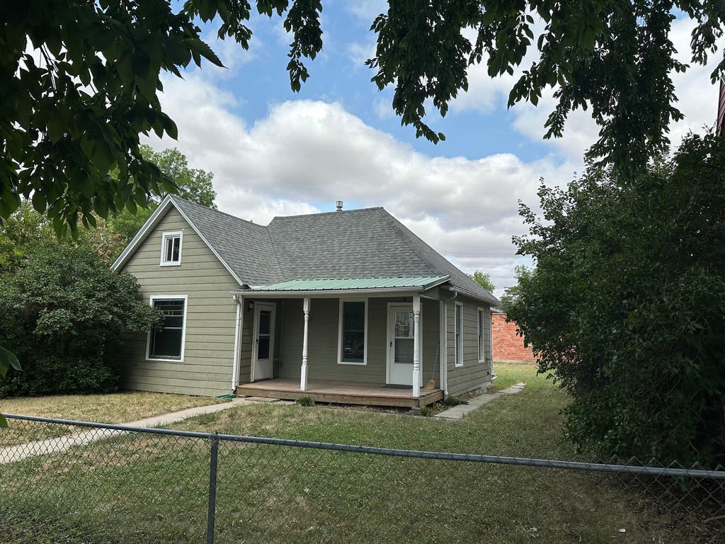 Photo of 721 5th Avenue S, Great Falls, MT 59405 (MLS # 30076227)