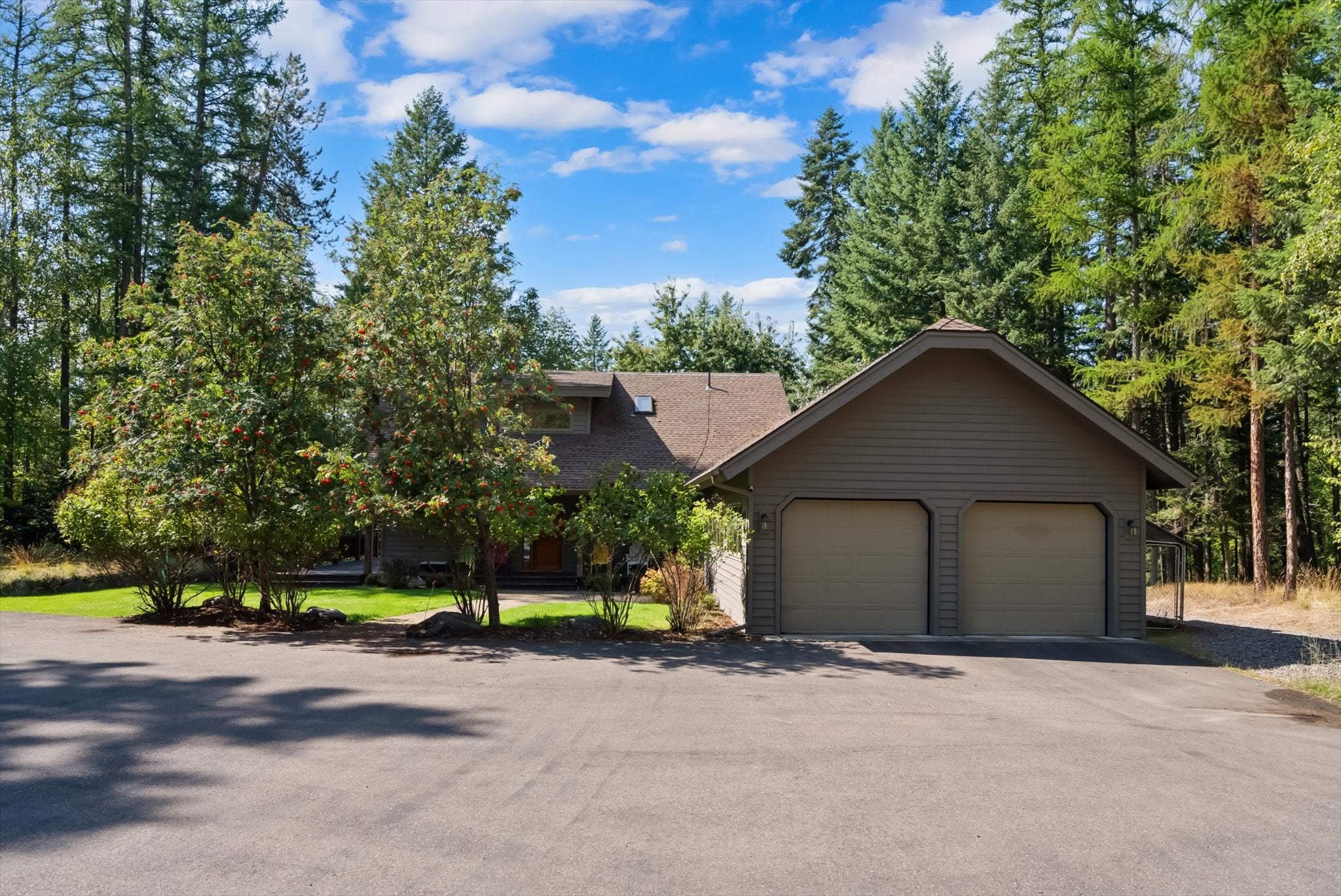 2405 E Lakeshore Drive