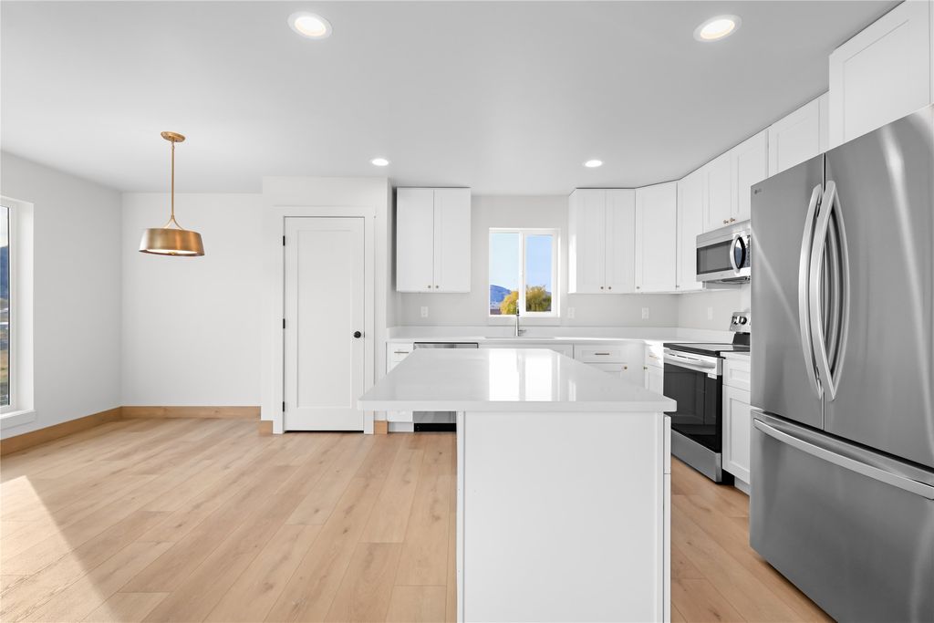 Photo of 865 9th Street W, Kalispell, MT 59901 (MLS # 30061839)