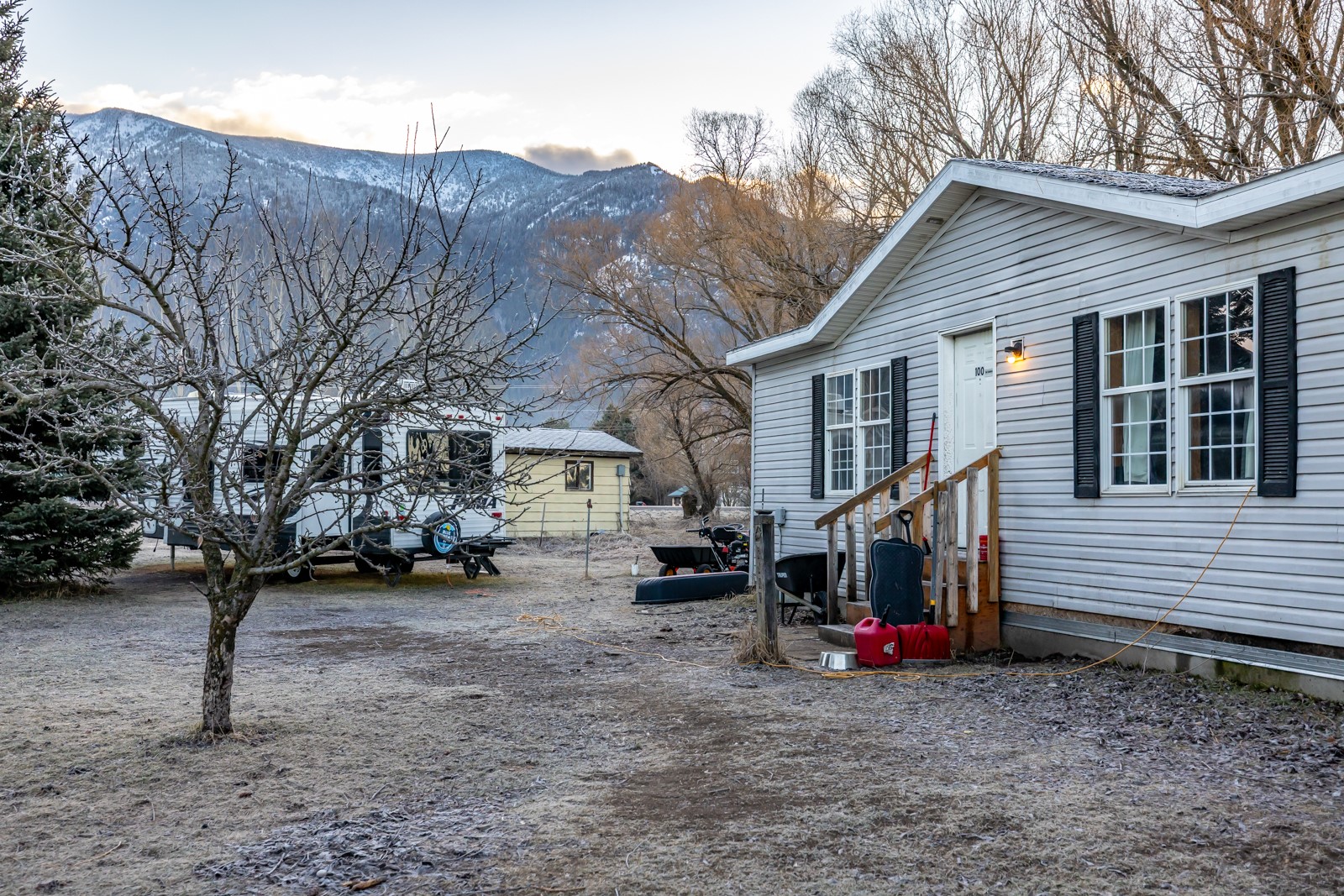 100 & 158 Lynnewood Drive