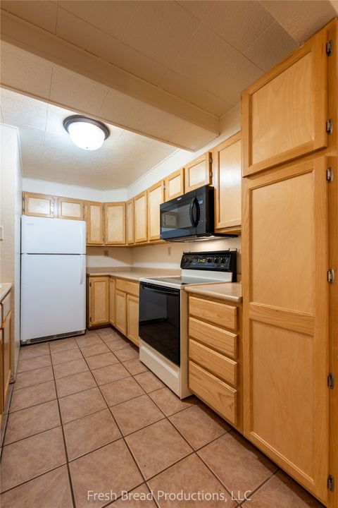 Tiny photo for 925 1st Avenue N #102, Great Falls, MT 59401 (MLS # 30073043)