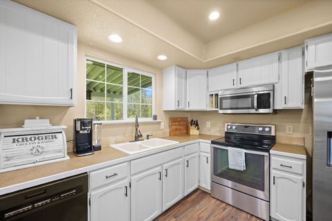 Tiny photo for 124 Park Avenue, Kalispell, MT 59901 (MLS # 30067751)