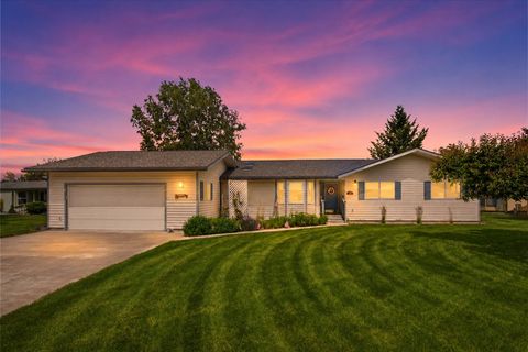 Photo of 130 W Nicklaus Avenue, Kalispell, MT 59901 (MLS # 30074591)
