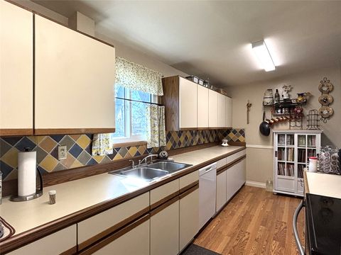 Tiny photo for 1420 13th Avenue SW, Great Falls, MT 59404 (MLS # 30069406)