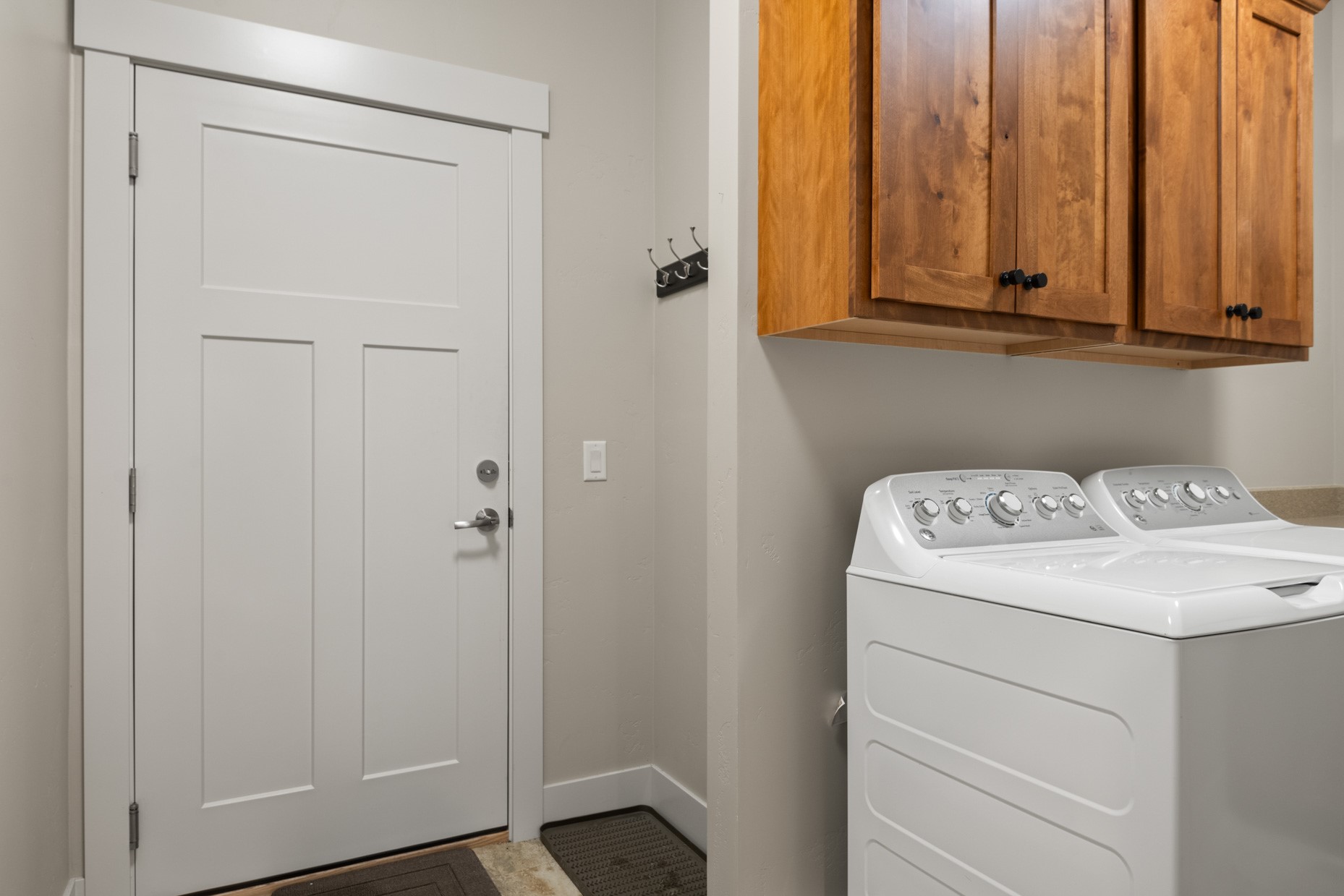 Missoula, Montana 59808, United States, 3 Bedrooms Bedrooms, ,2 BathroomsBathrooms,Residential,Active,121728