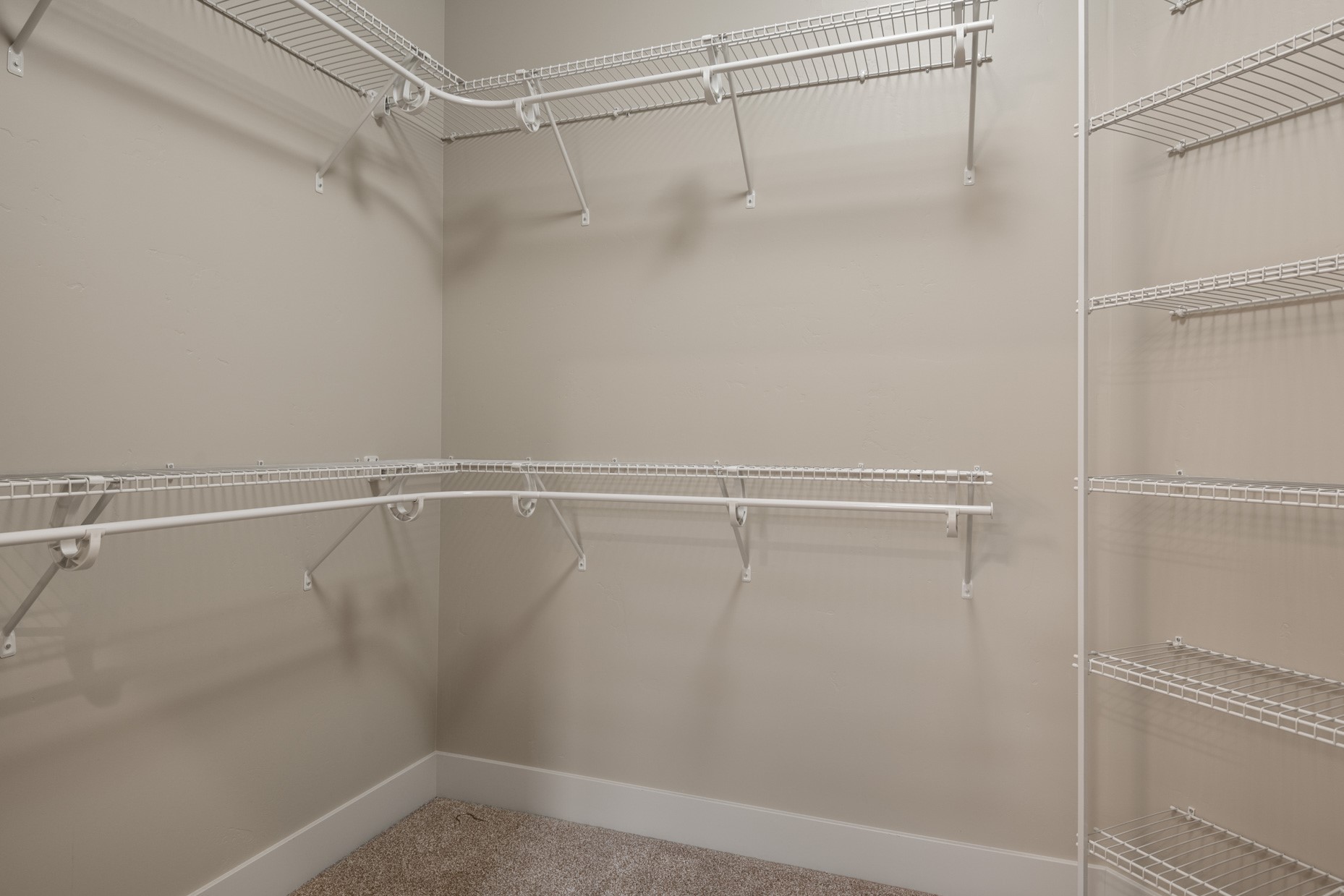 Missoula, Montana 59808, United States, 3 Bedrooms Bedrooms, ,2 BathroomsBathrooms,Residential,Active,121728