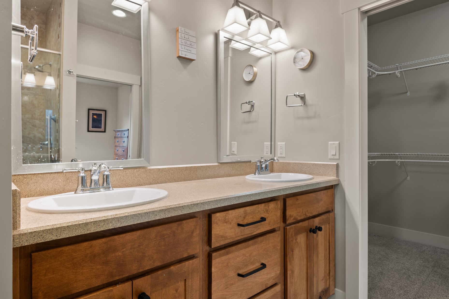 Missoula, Montana 59808, United States, 3 Bedrooms Bedrooms, ,2 BathroomsBathrooms,Residential,Active,121728