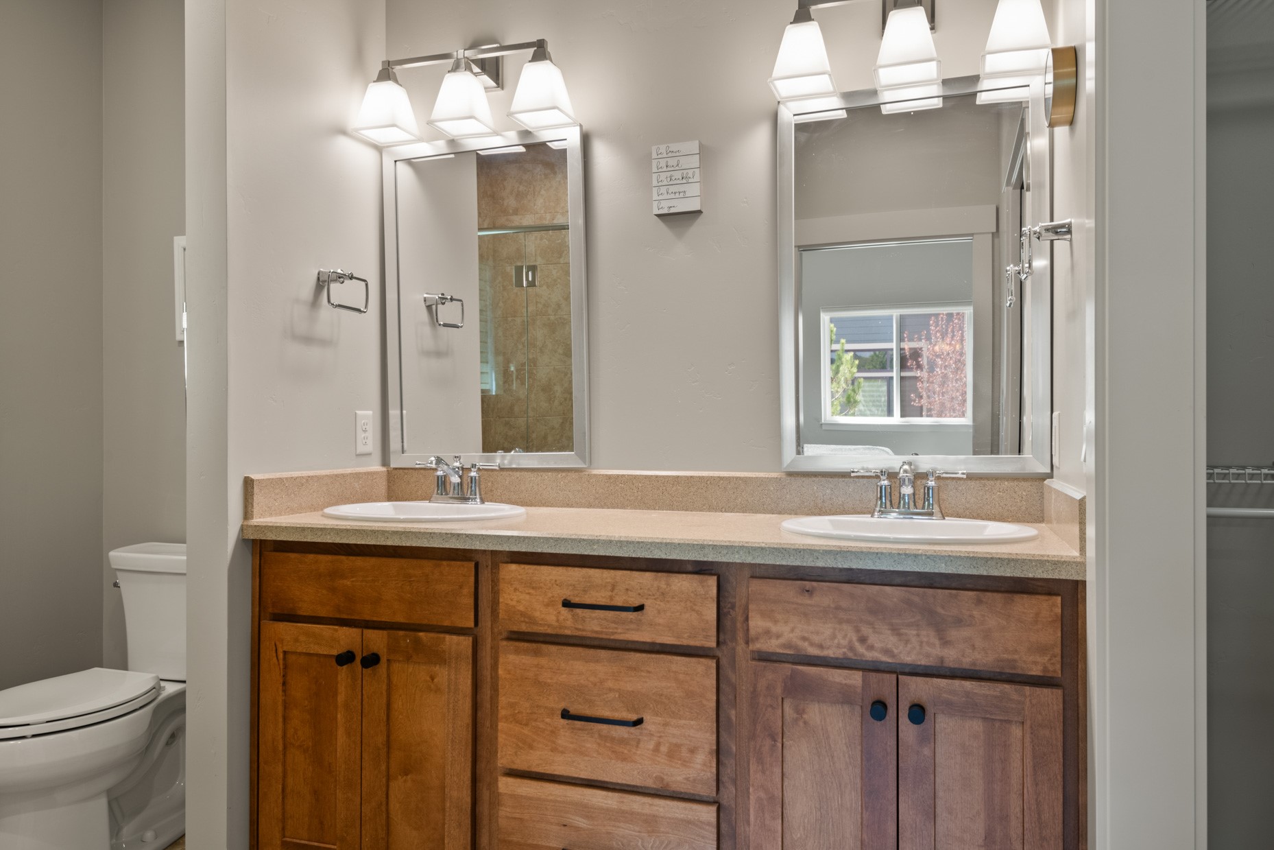 Missoula, Montana 59808, United States, 3 Bedrooms Bedrooms, ,2 BathroomsBathrooms,Residential,Active,121728