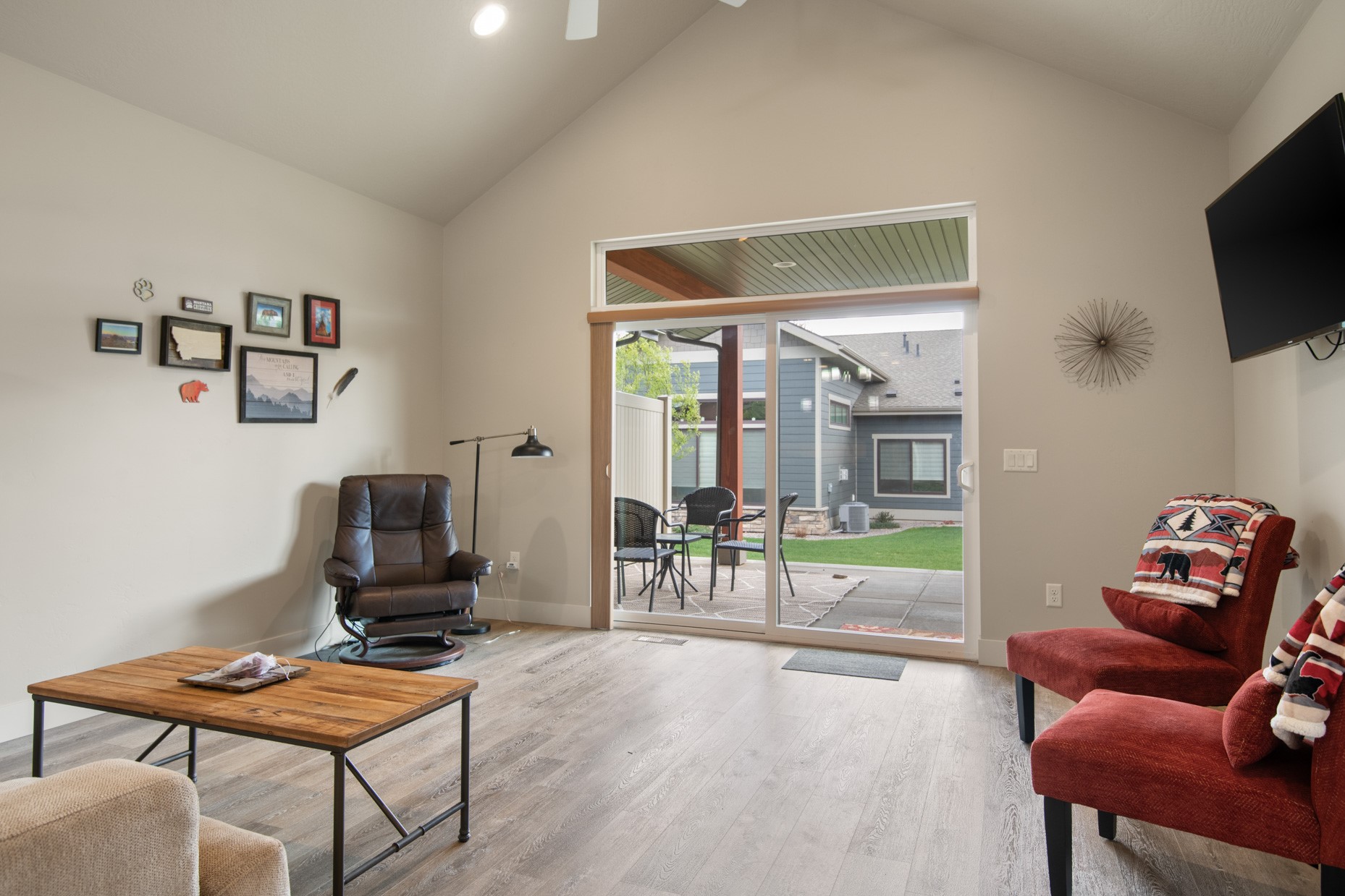 Missoula, Montana 59808, United States, 3 Bedrooms Bedrooms, ,2 BathroomsBathrooms,Residential,Active,121728