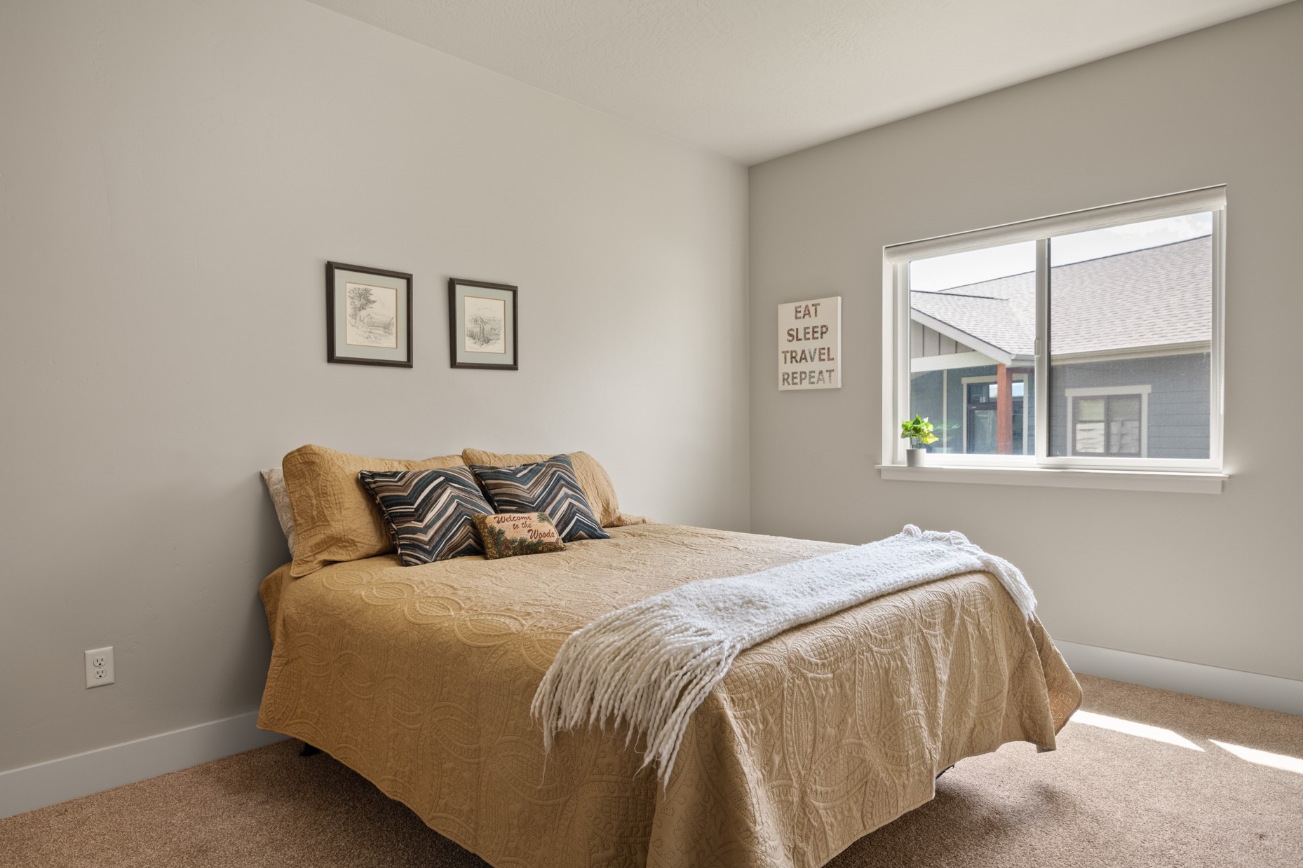 Missoula, Montana 59808, United States, 3 Bedrooms Bedrooms, ,2 BathroomsBathrooms,Residential,Active,121728