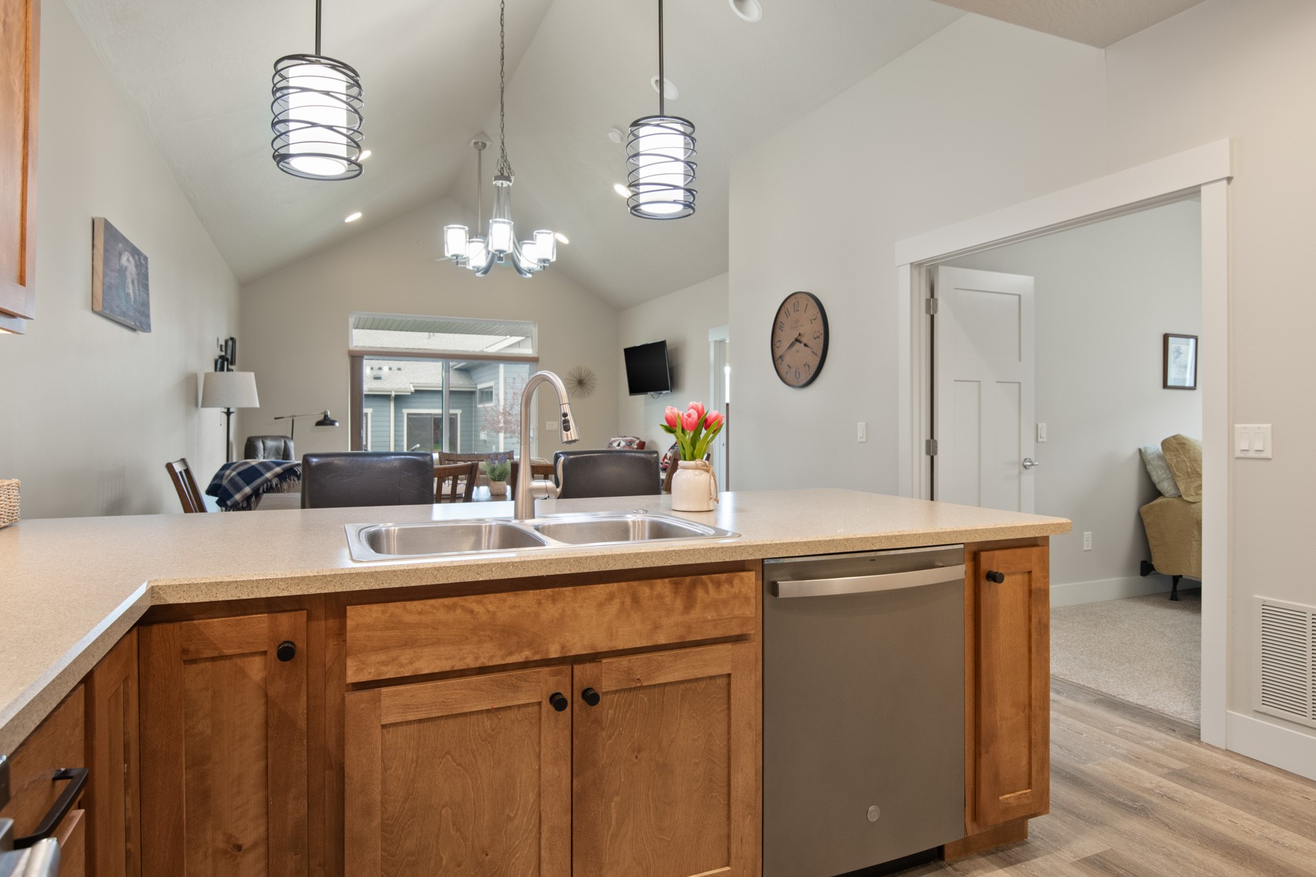 Missoula, Montana 59808, United States, 3 Bedrooms Bedrooms, ,2 BathroomsBathrooms,Residential,Active,121728