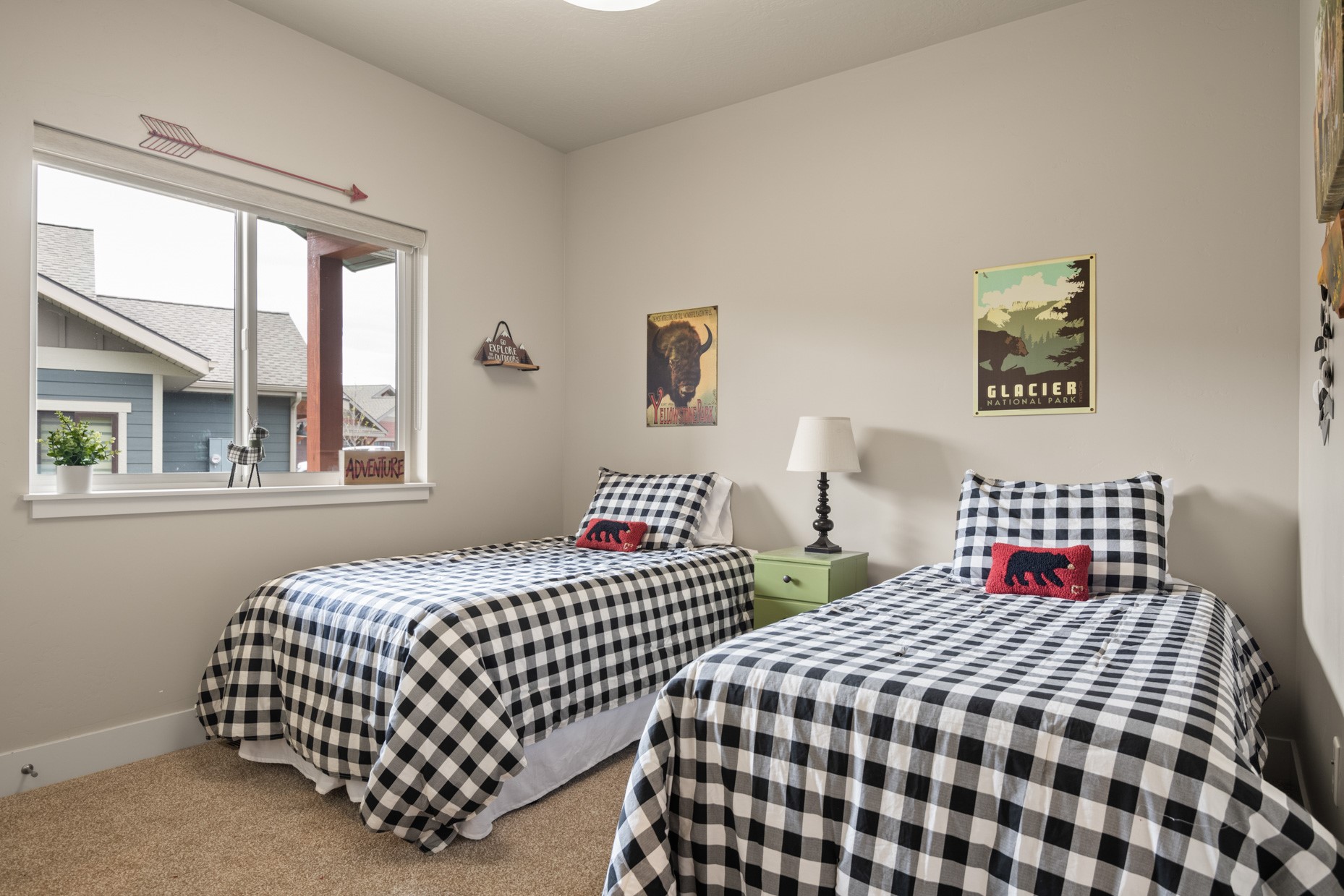 Missoula, Montana 59808, United States, 3 Bedrooms Bedrooms, ,2 BathroomsBathrooms,Residential,Active,121728