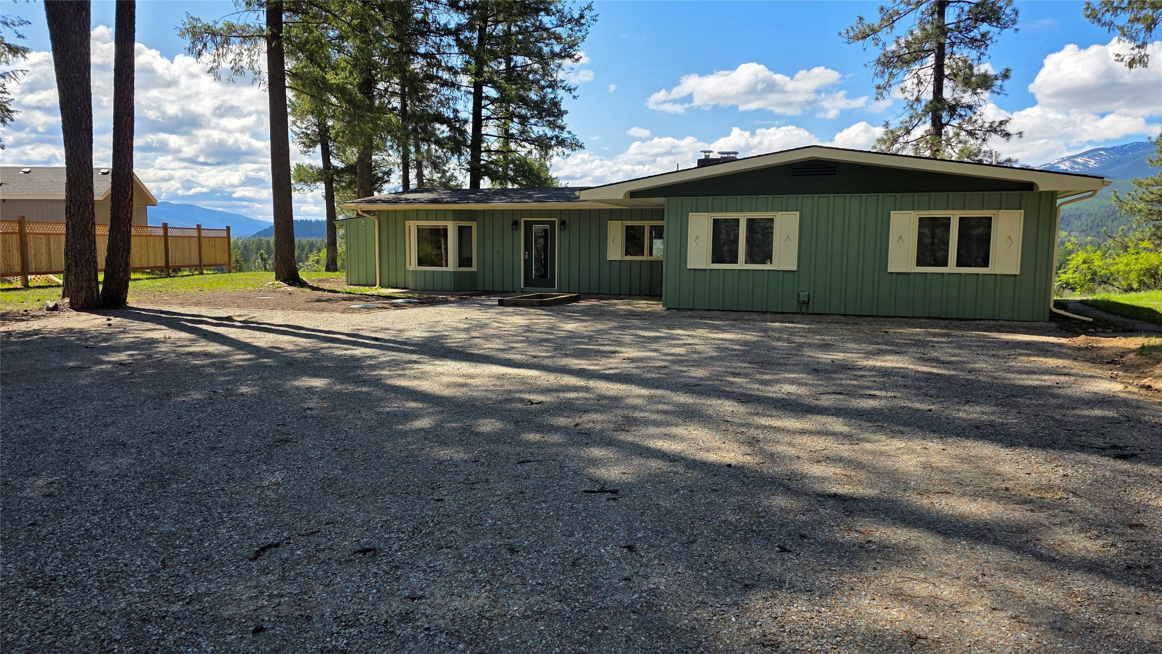 1497 Kootenai River Road