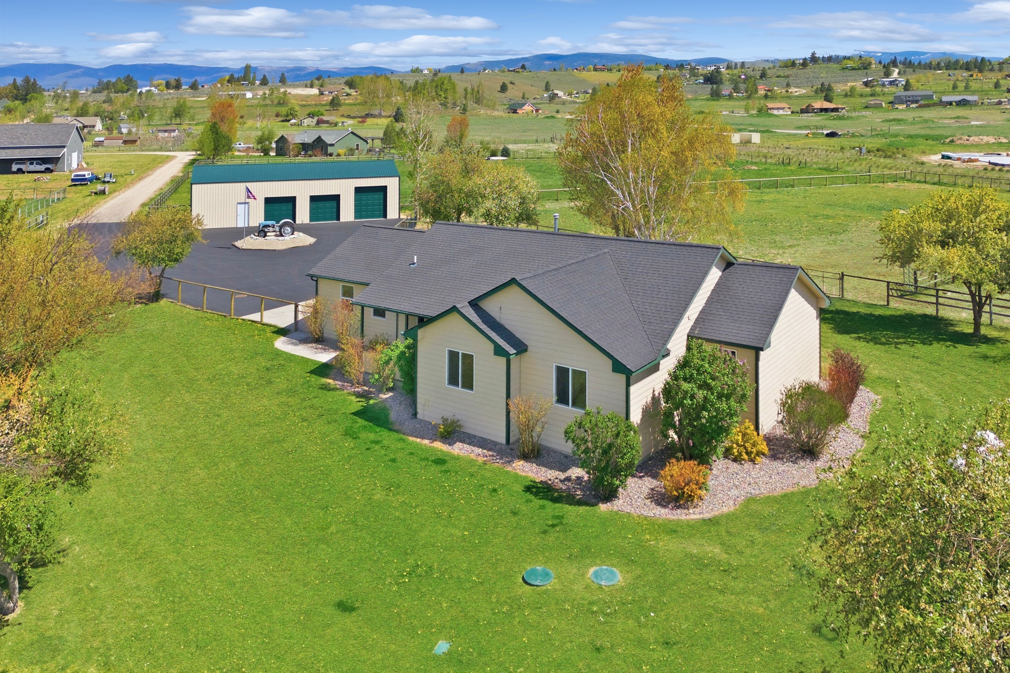 4318 Leonard Lane