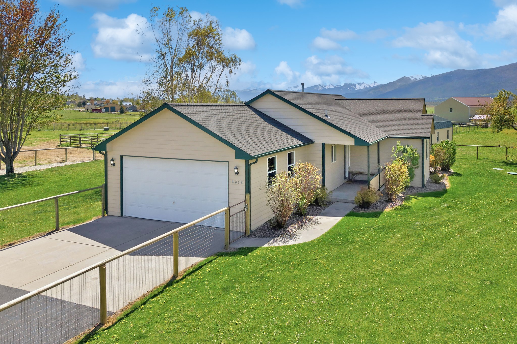 4318 Leonard Lane