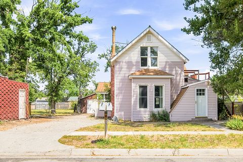 Photo of 1624 Chestnut Street, Helena, MT 59601 (MLS # 30074746)