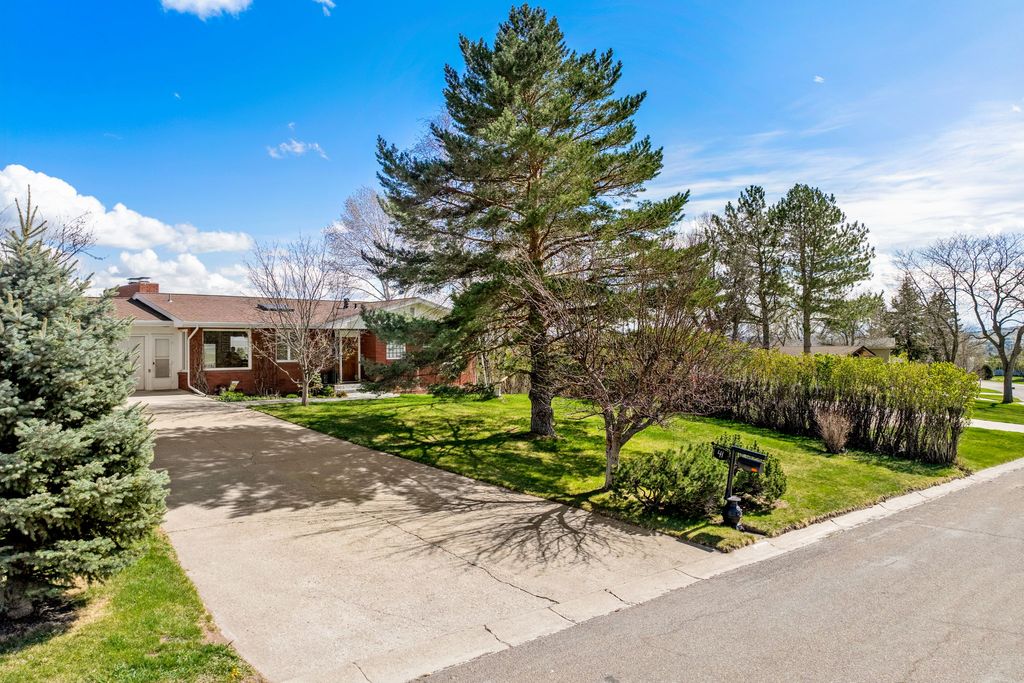 Photo of 41 Prospect Drive, Great Falls, MT 59405 (MLS # 30069667)