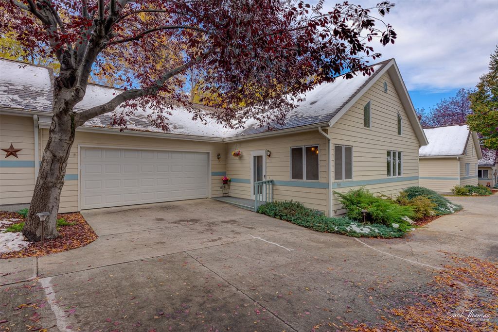 Photo of 719 N Davis Street, Helena, MT 59601 (MLS # 30059687)