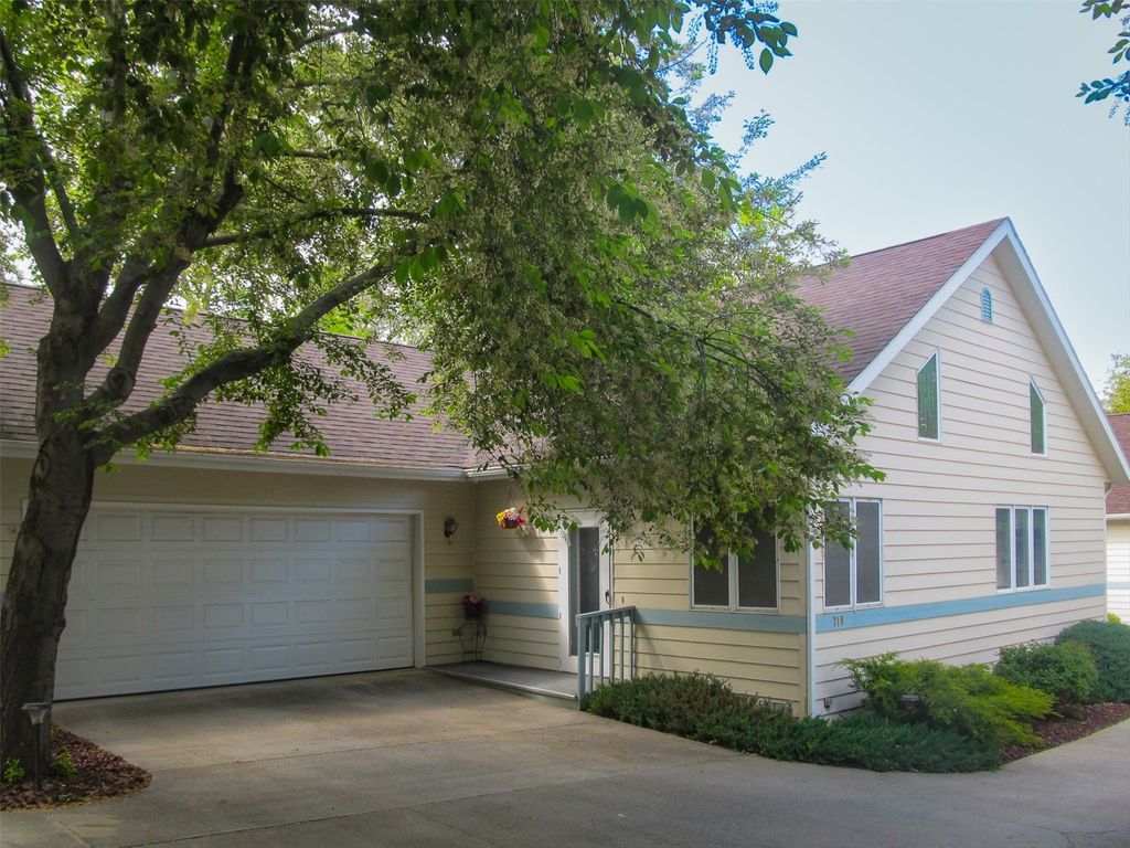 Photo of 719 N Davis Street, Helena, MT 59601 (MLS # 30059687)