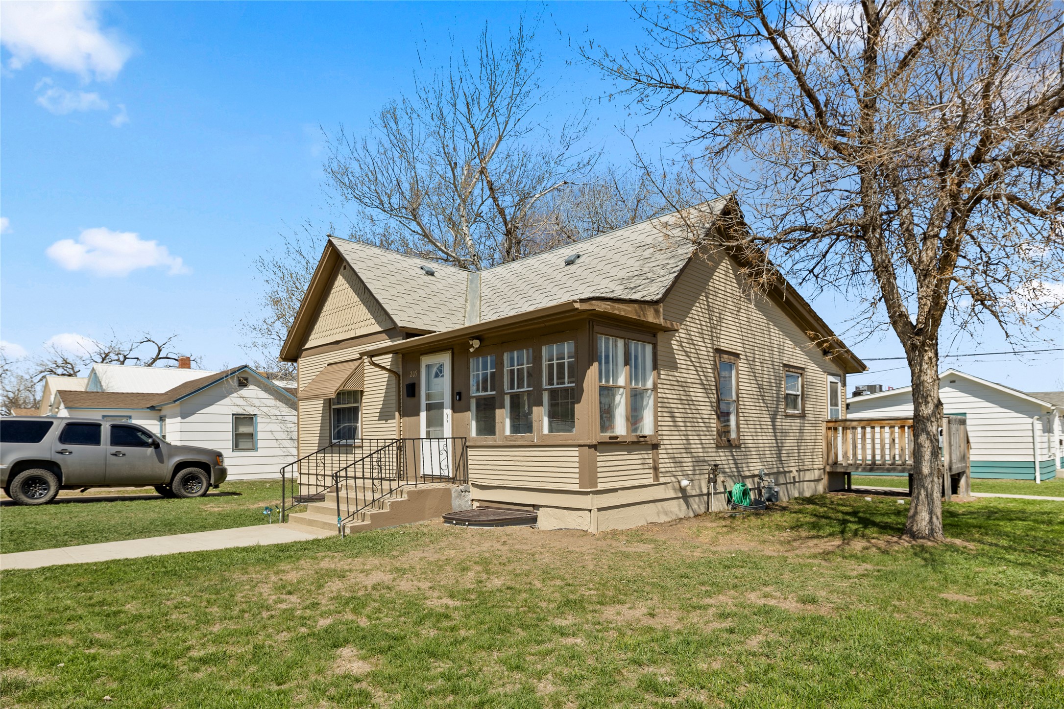 205 2nd Street W