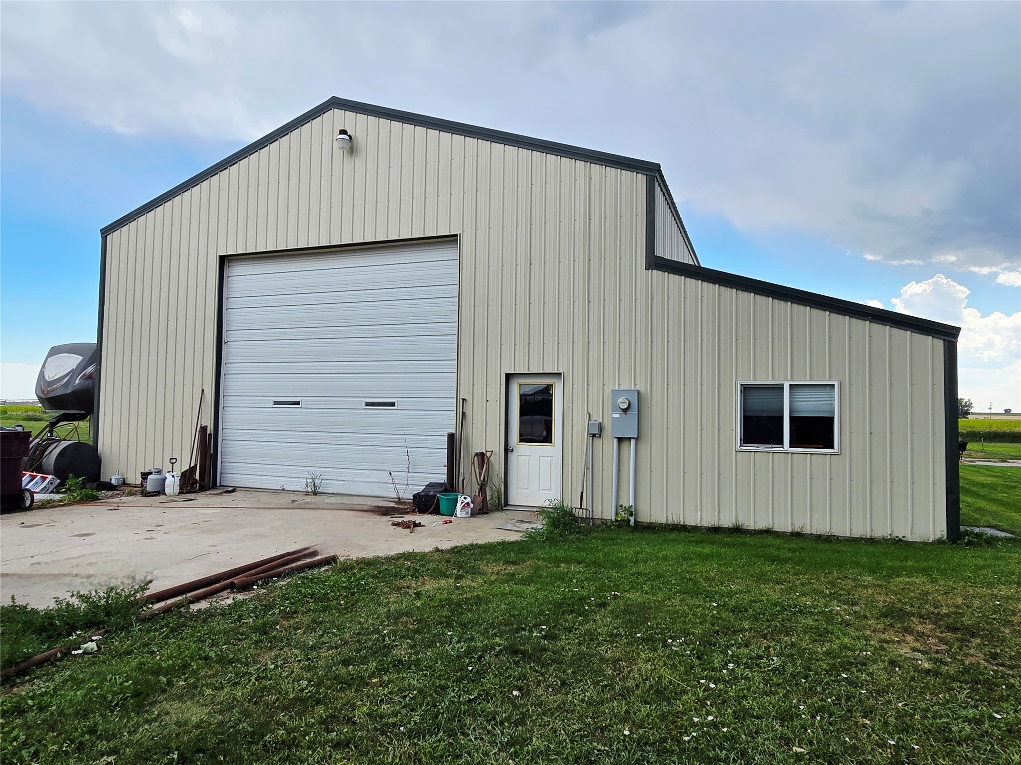 181 8th Lane NE