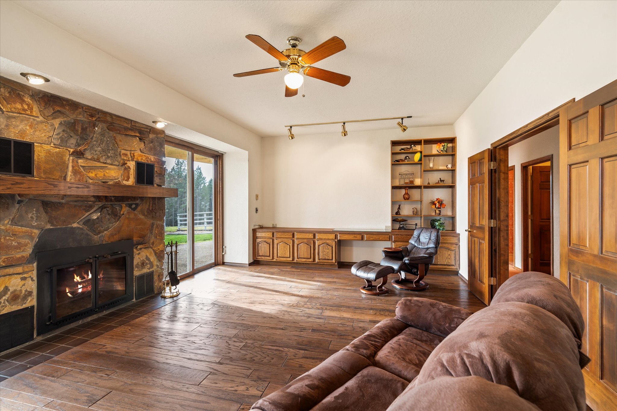 Bigfork, Montana 59911, United States, 3 Bedrooms Bedrooms, ,4 BathroomsBathrooms,Residential,Active,32295