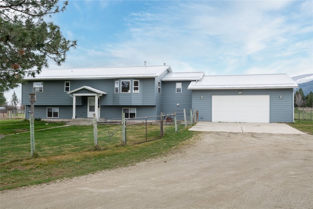 Photo of 4927 Hoblitt Lane S, Florence, MT 59833 (MLS # 30065389)